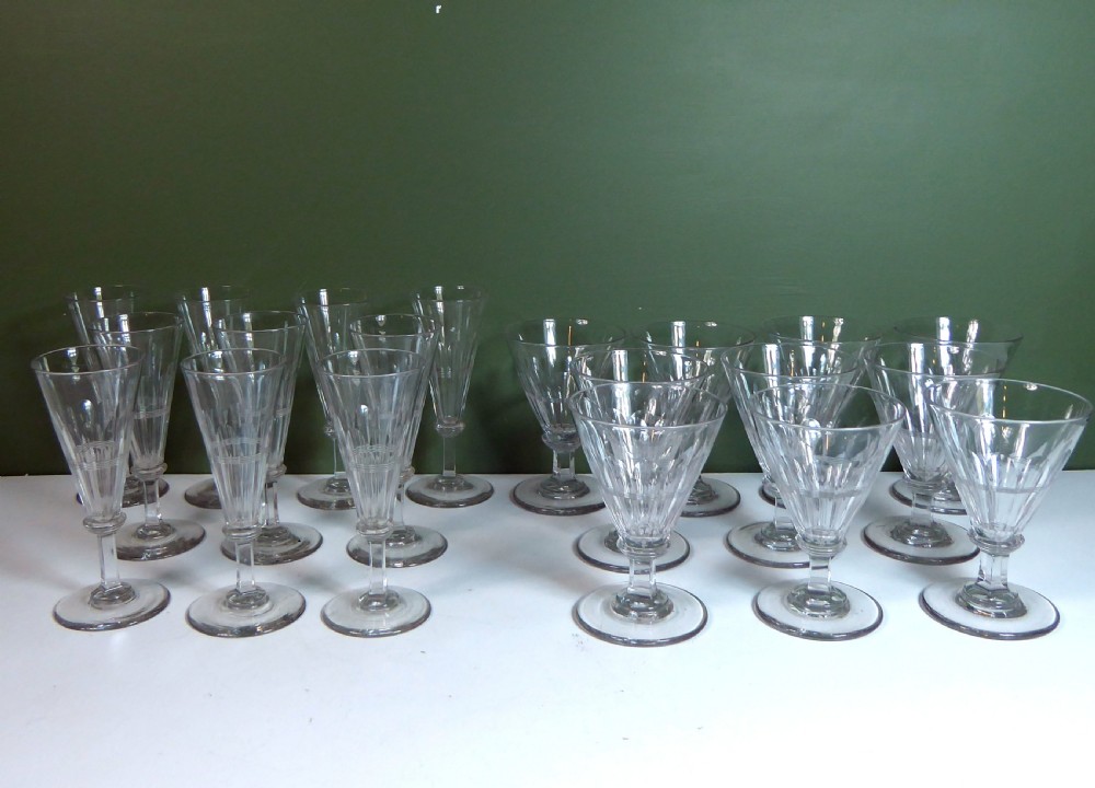 SET OF 10 WINE GLASSES & CHAMPAGNE FLUTES View III