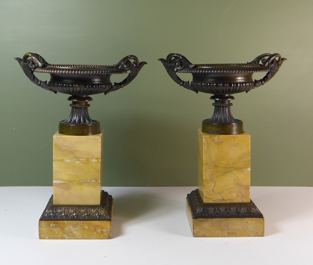 PAIR OF EARLY 19TH C BRONZE TAZZA ON MARBLE BASES