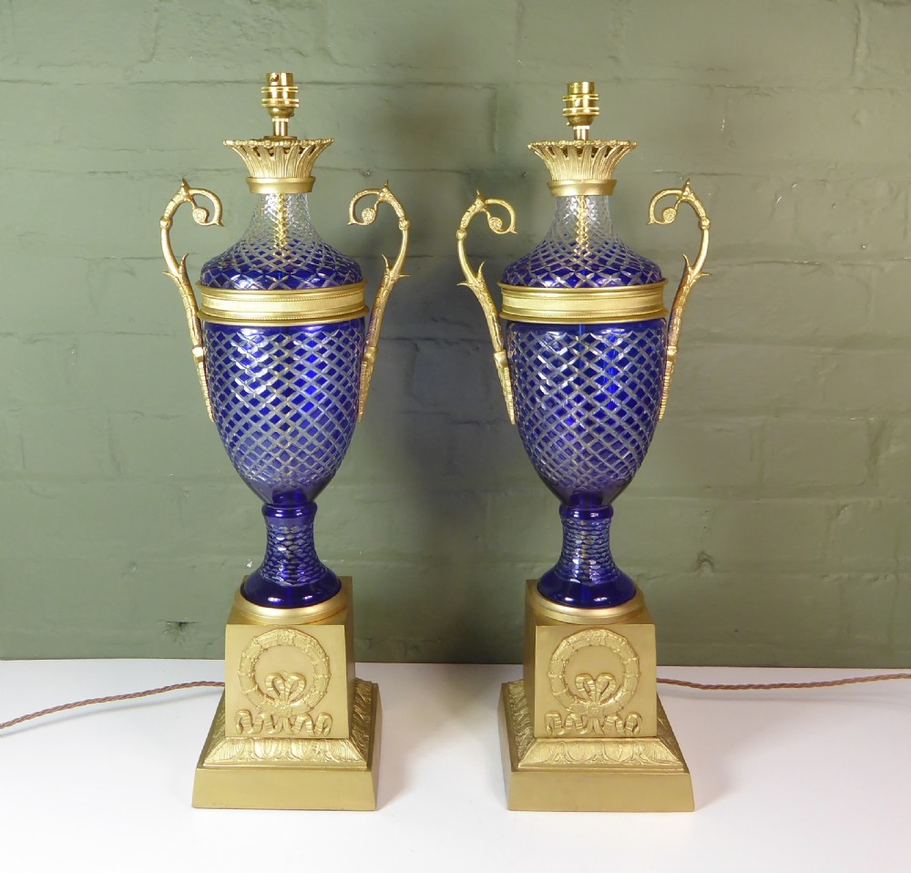 PAIR OF TABLE LAMPS