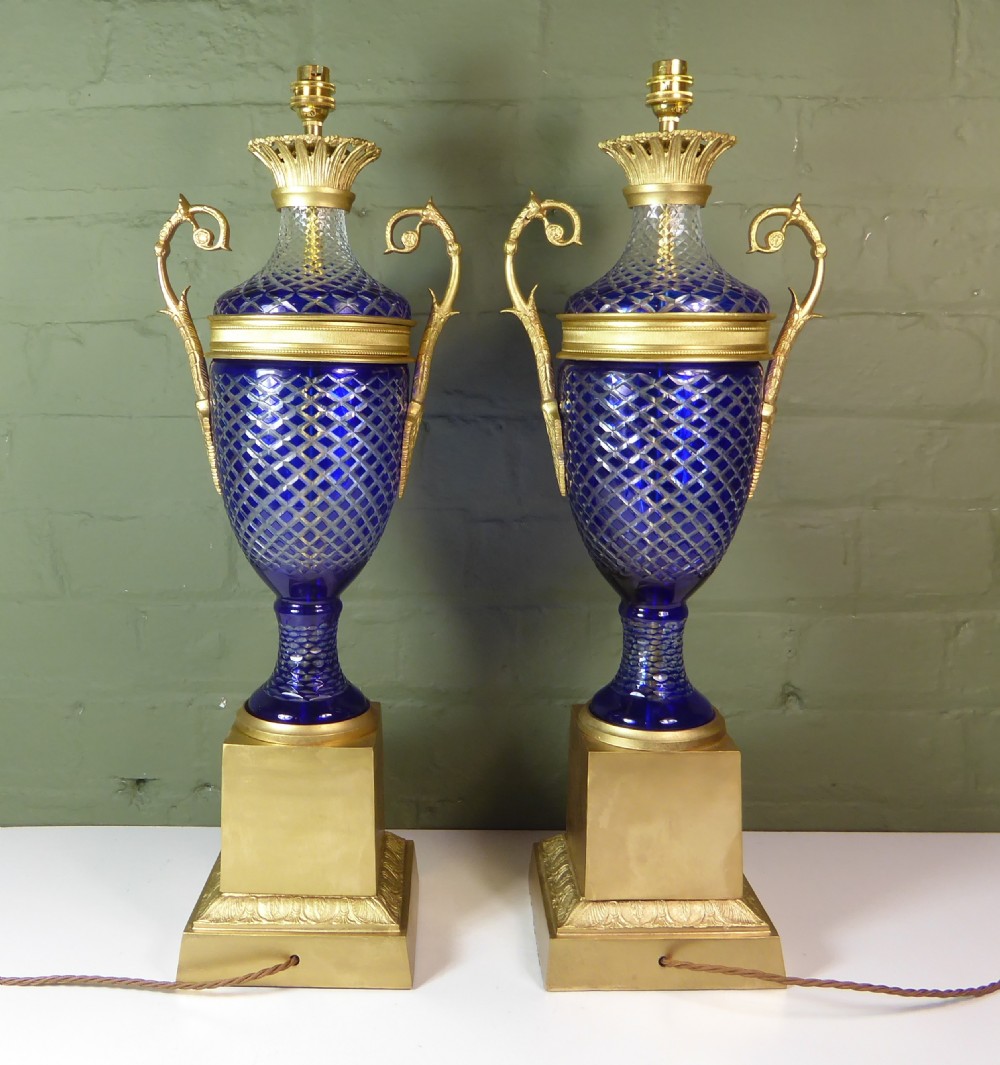 PAIR OF TABLE LAMPS View IV