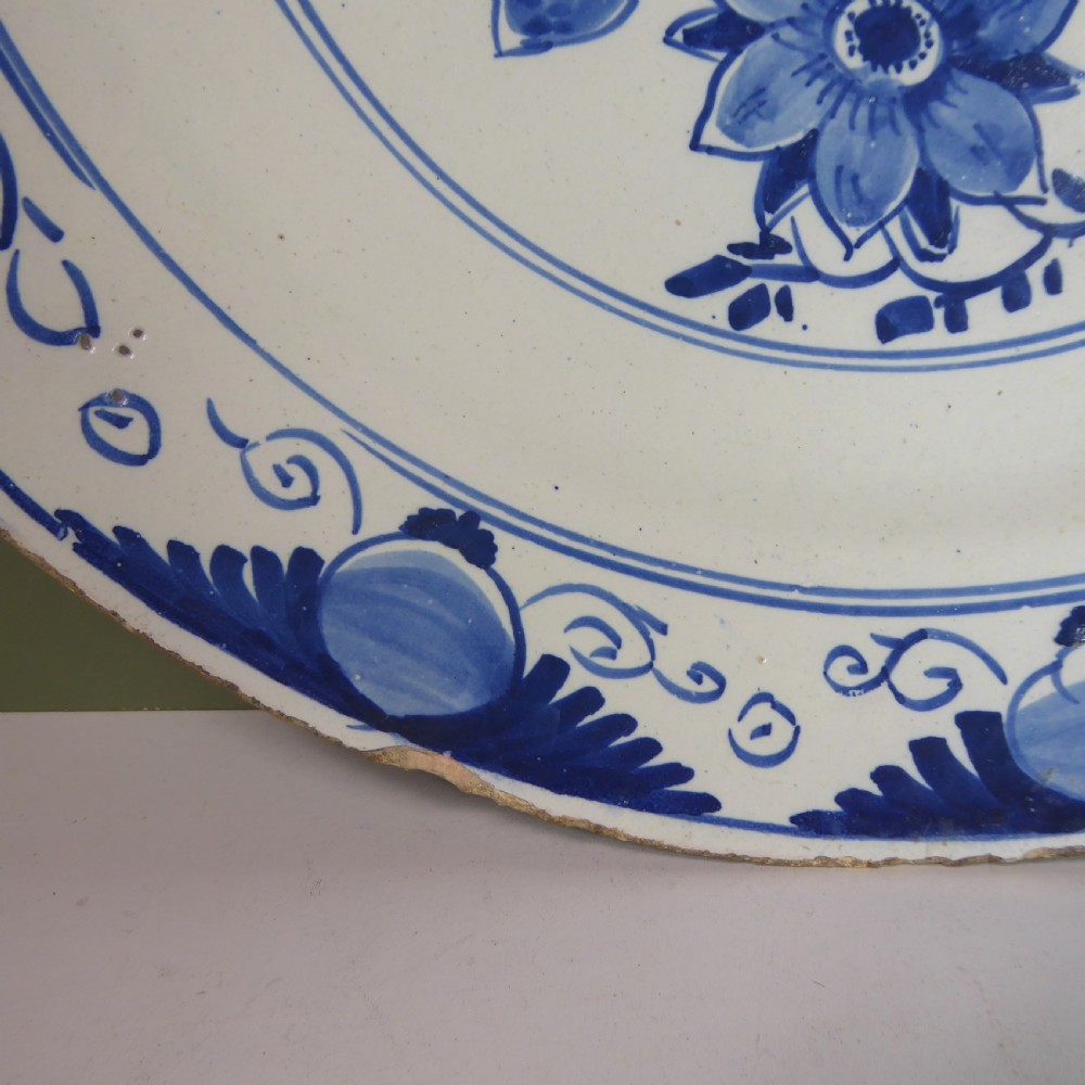 18TH C BLUE & WHITE DELFT CHARGER View II