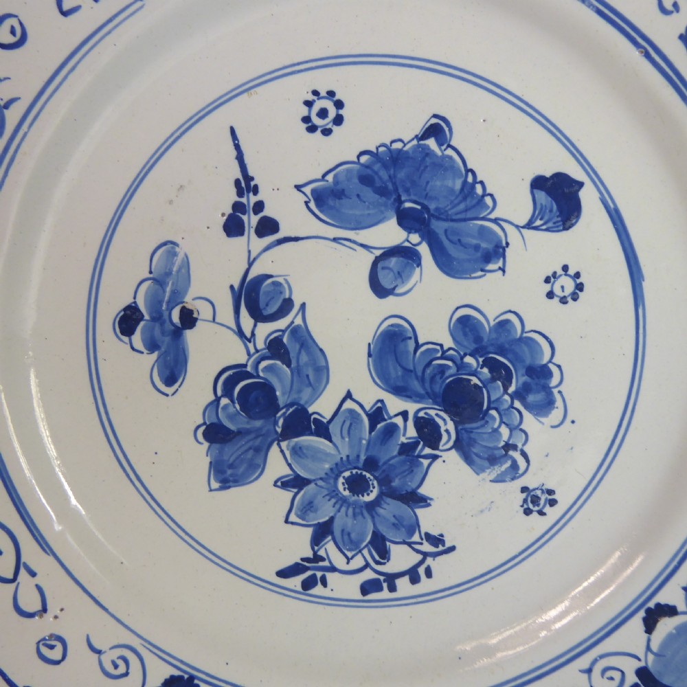 18TH C BLUE & WHITE DELFT CHARGER View III