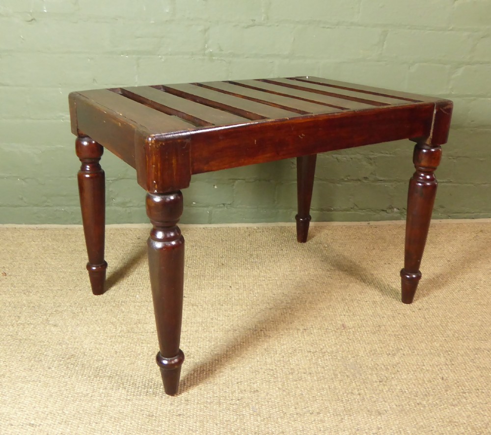 19TH C LUGGAGE STAND