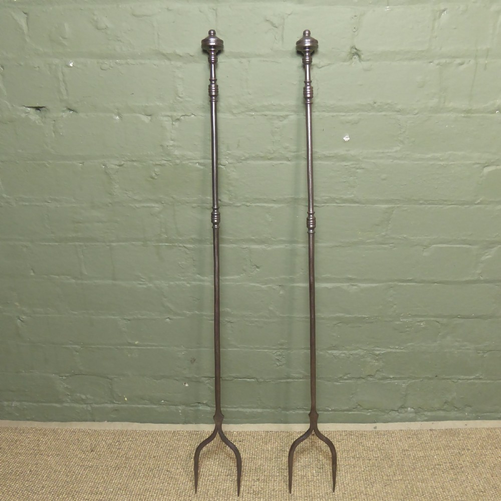 PAIR OF EARLY 19TH C LOG FORKS