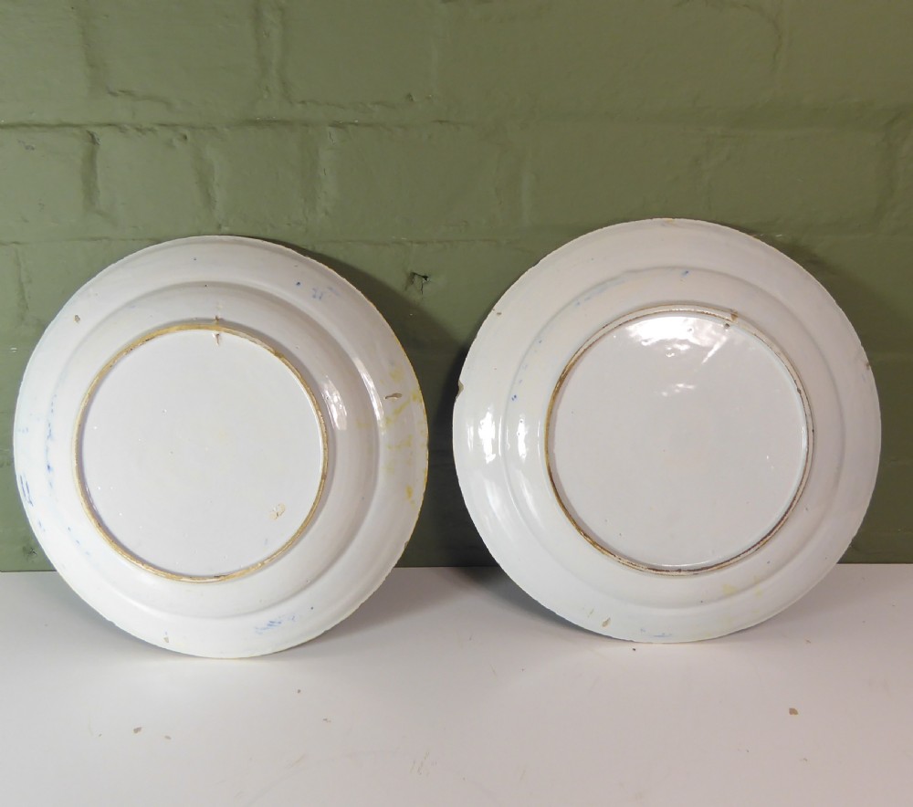 PAIR OF 18TH C DELFT CHARGERS View III