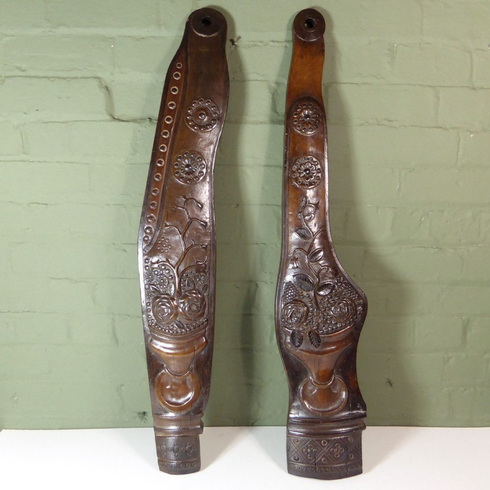 PAIR OF 18TH BALTIC OAK CARVINGS
