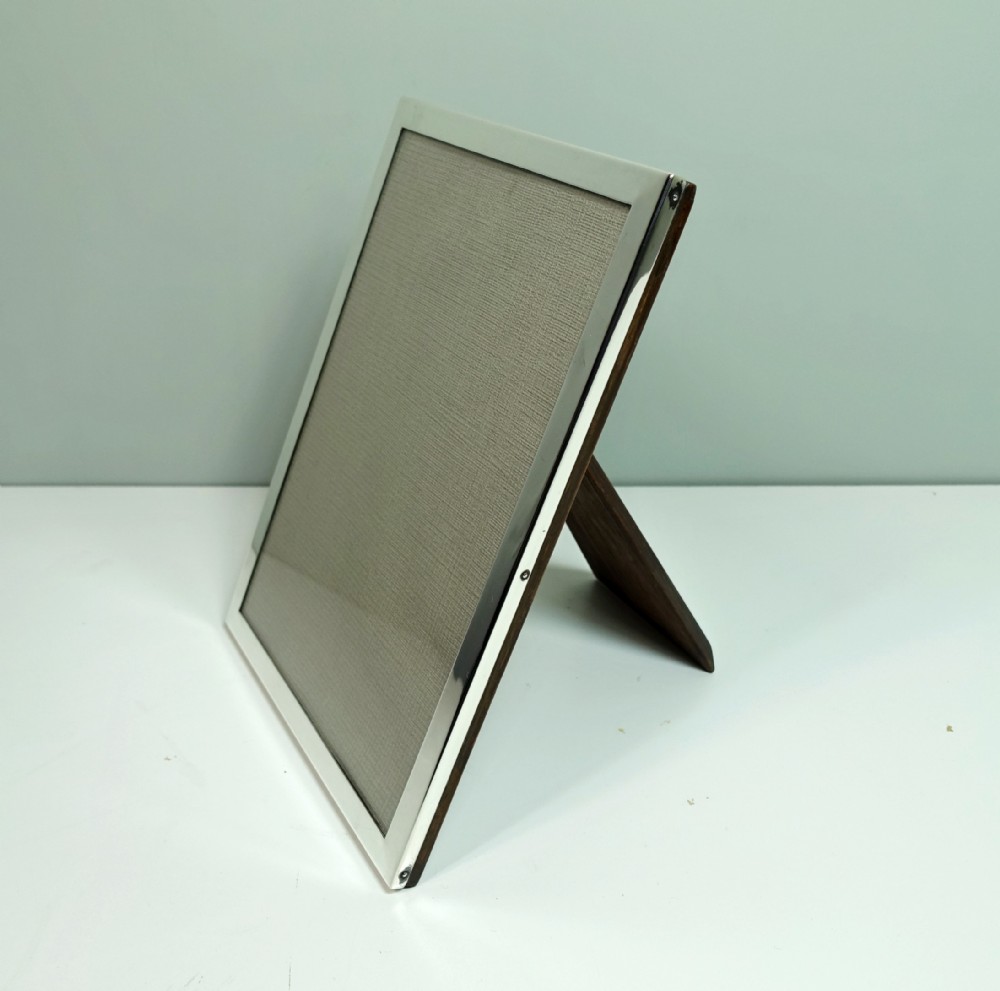 SILVER PHOTOGRAPH FRAME 