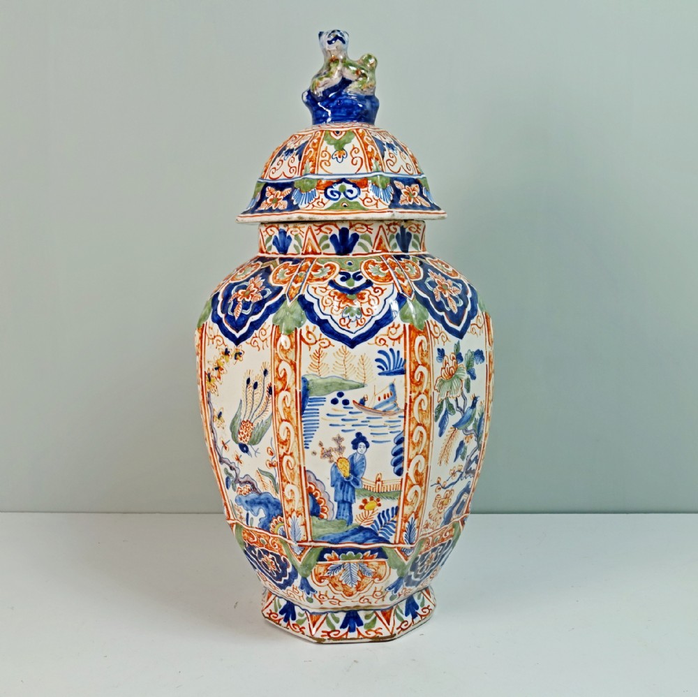 18TH C DELFT  VASE & COVER
