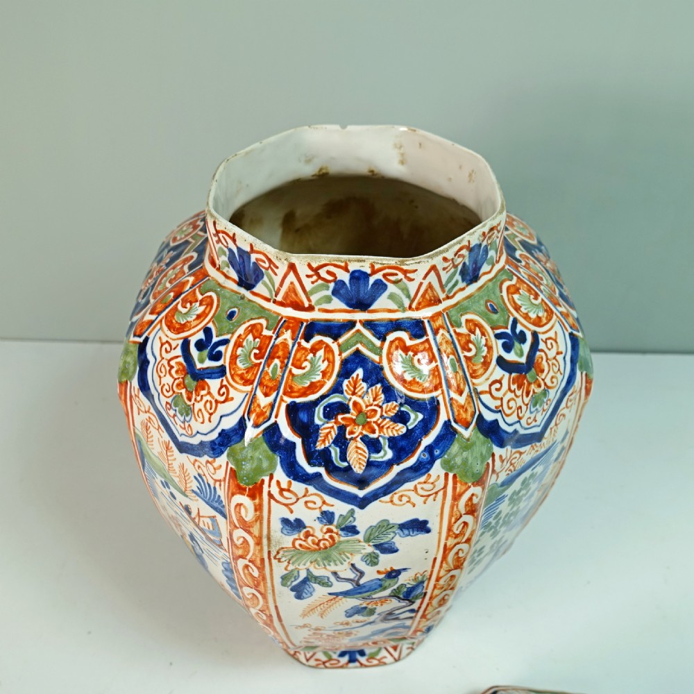 18TH C DELFT  VASE & COVER View VI