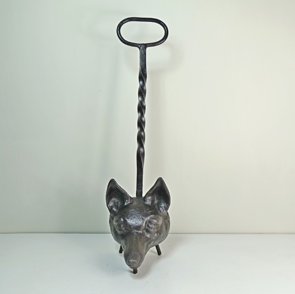 19TH C CAST IRON FOX DOOR PORTER