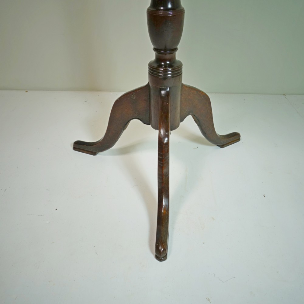 18TH C OAK TRIPOD TABLE View IV