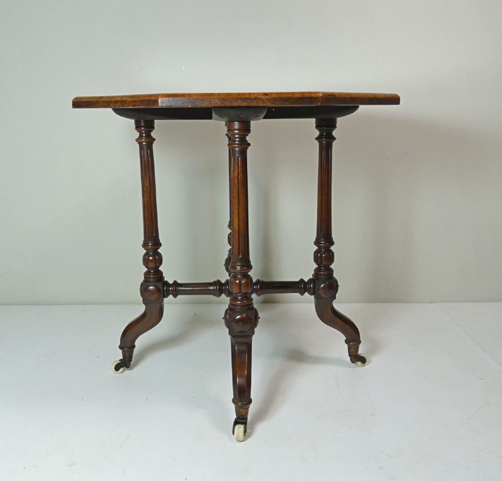 GOOD QUALITY 19TH C  SIDE TABLE