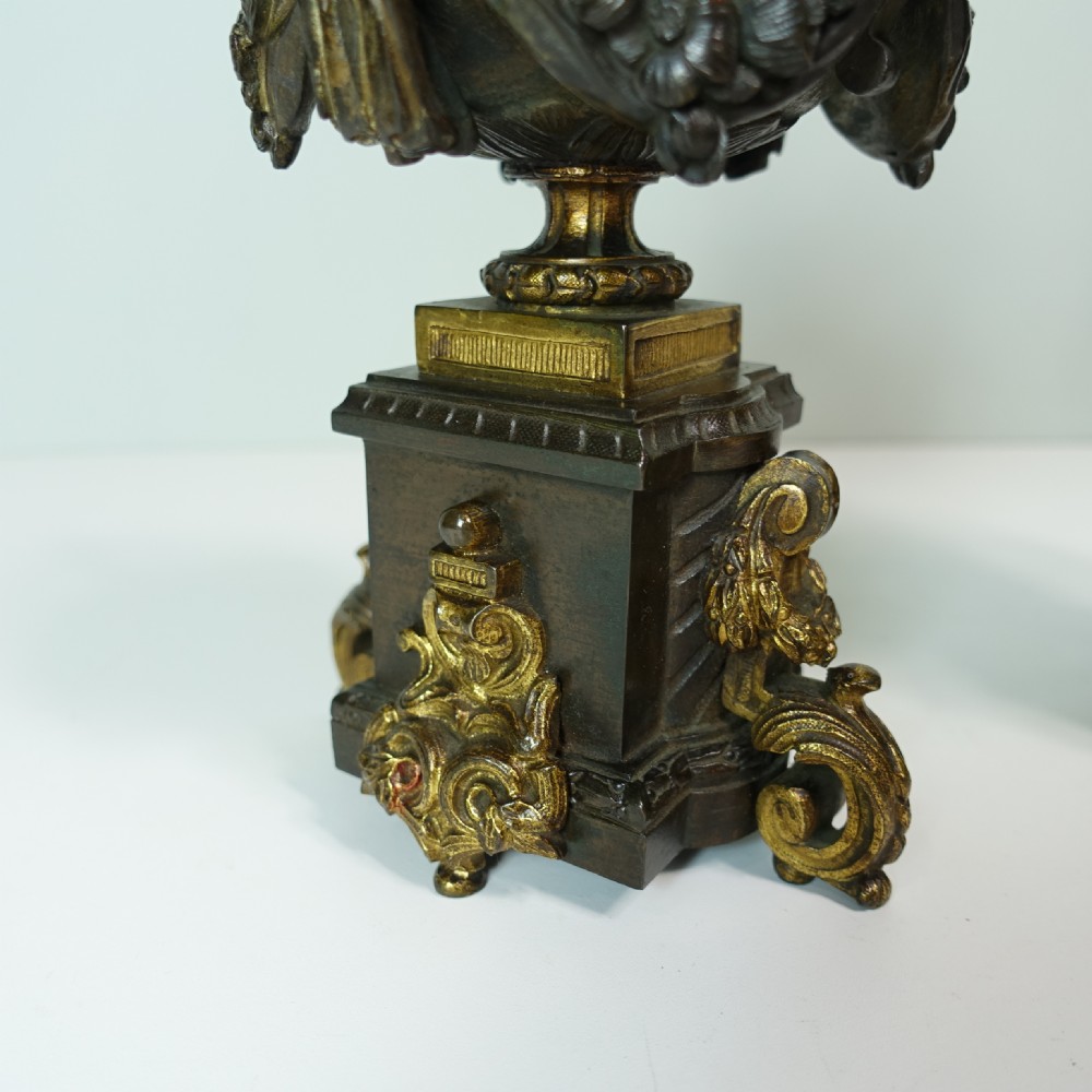 A PAIR OF EARLY 19TH C BRONZE VASES View IV
