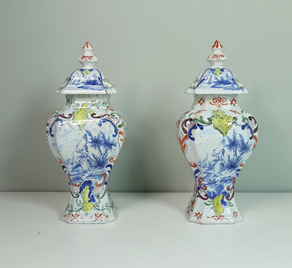 PAIR OF 18TH C DELFT VASES & COVERS