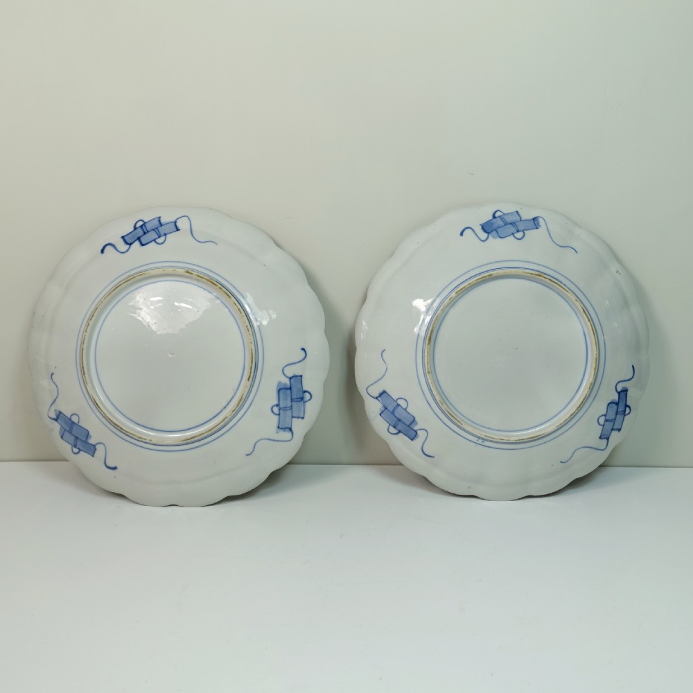 PAIR OF 19TH C IMARI CHARGERS View IV