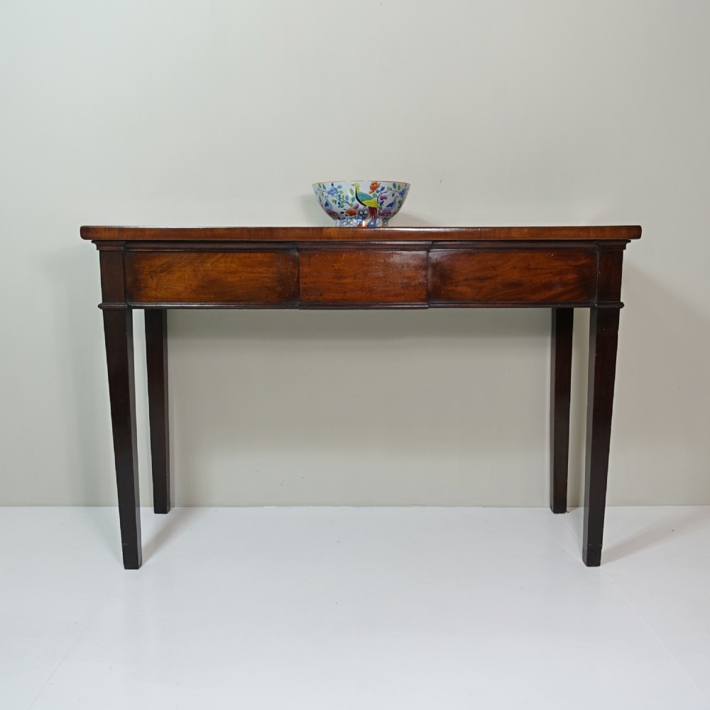 EARLY 19TH C MAHOGANY TABLE