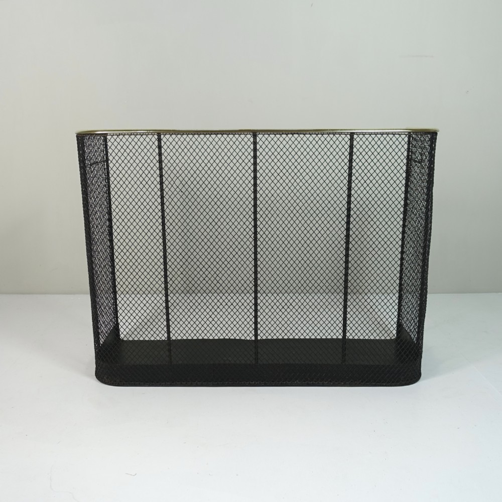 19TH C NURSERY FIRE GUARD