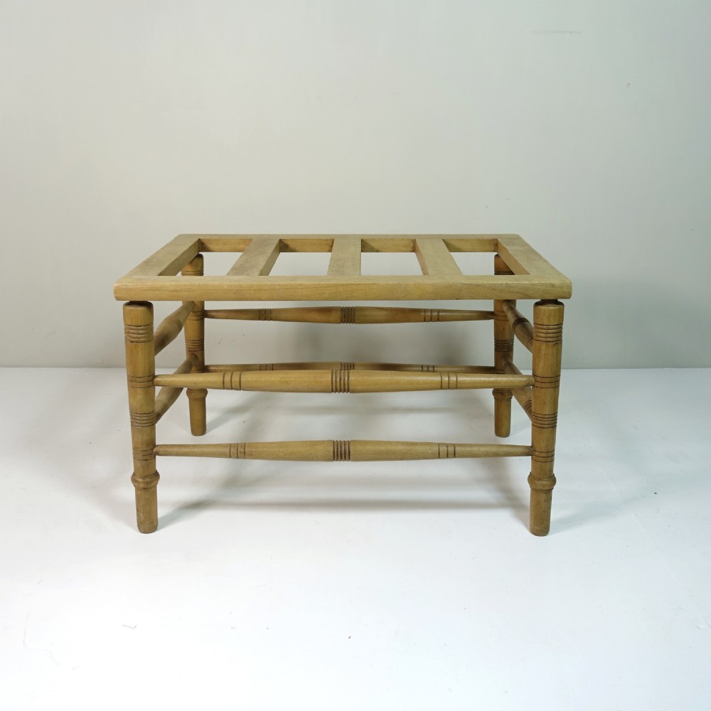 19TH C BEECH LUGGAGE STAND