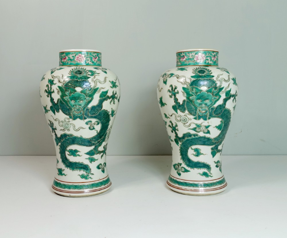 PAIR OF 19TH C CHINESE VASES