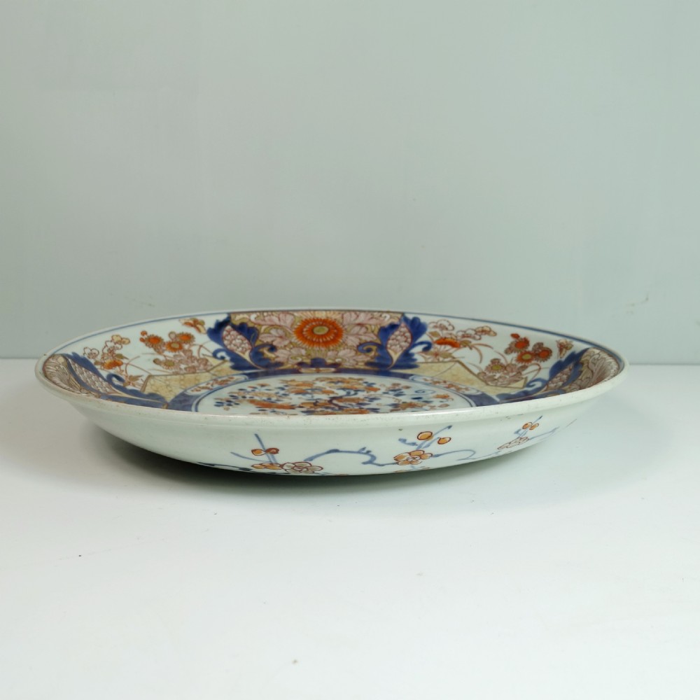 19TH C IMARI CHARGER View V