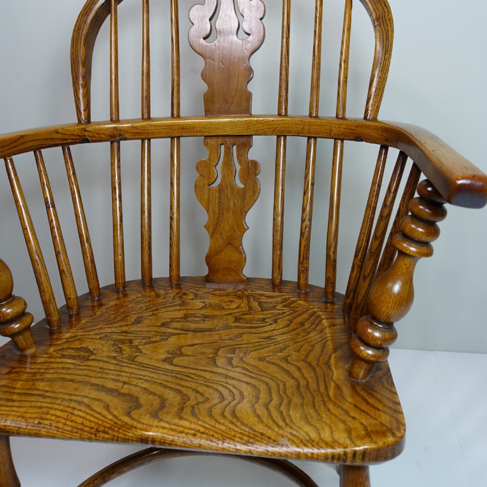 19TH C ELM & OAK WINDSOR CHAIR View V