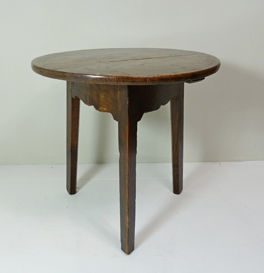 SMALL 19TH C OAK CRICKET TABLE