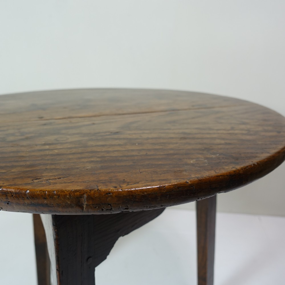 SMALL 19TH C OAK CRICKET TABLE View IV