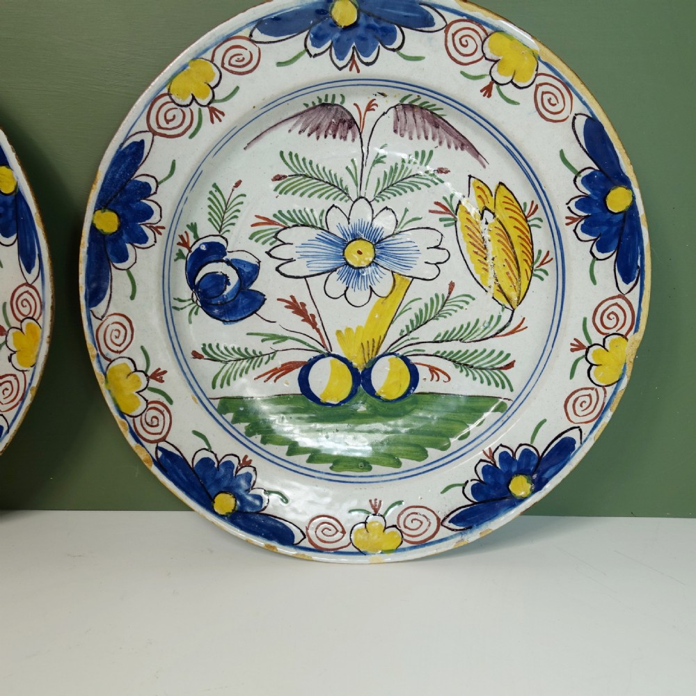PAIR OF 18TH C DELFT POLYCHROME CHARGERS View II