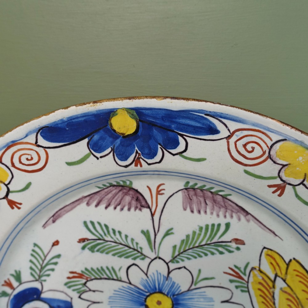 PAIR OF 18TH C DELFT POLYCHROME CHARGERS View III