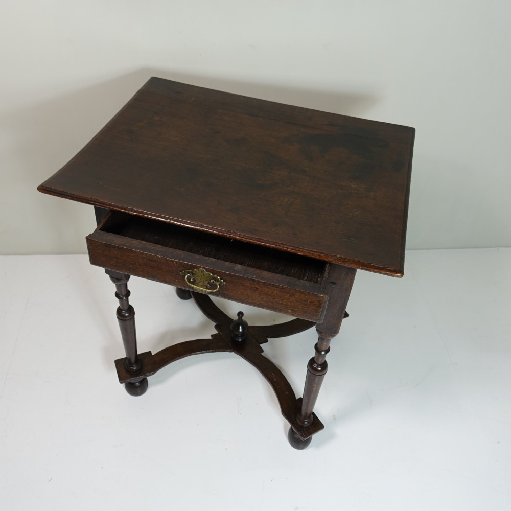 EARLY 18TH C OAK SIDE TABLE View II