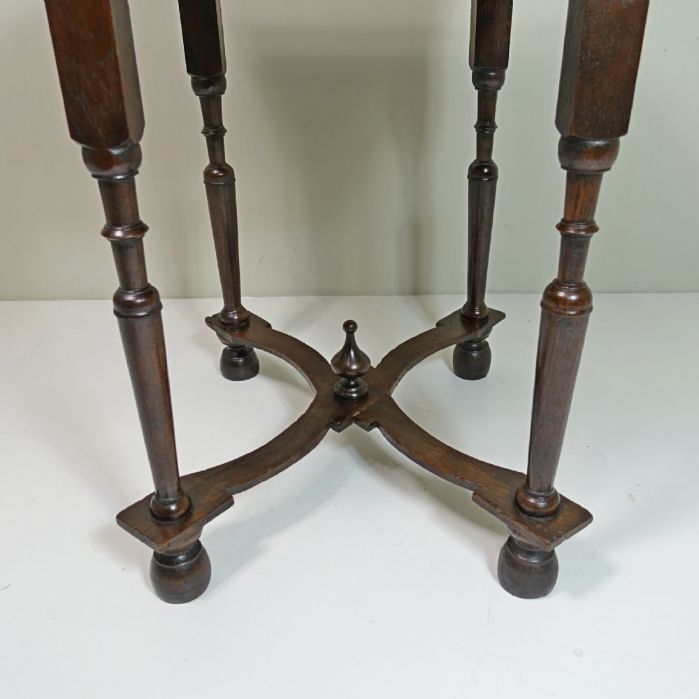 EARLY 18TH C OAK SIDE TABLE View IV