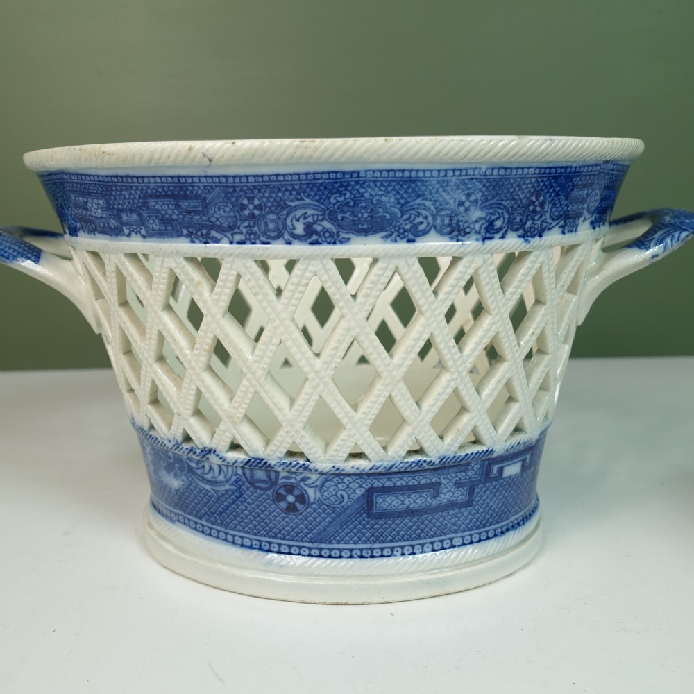 EARLY 19TH C BLUE & WHITE STRAWBERRY BASKET View V