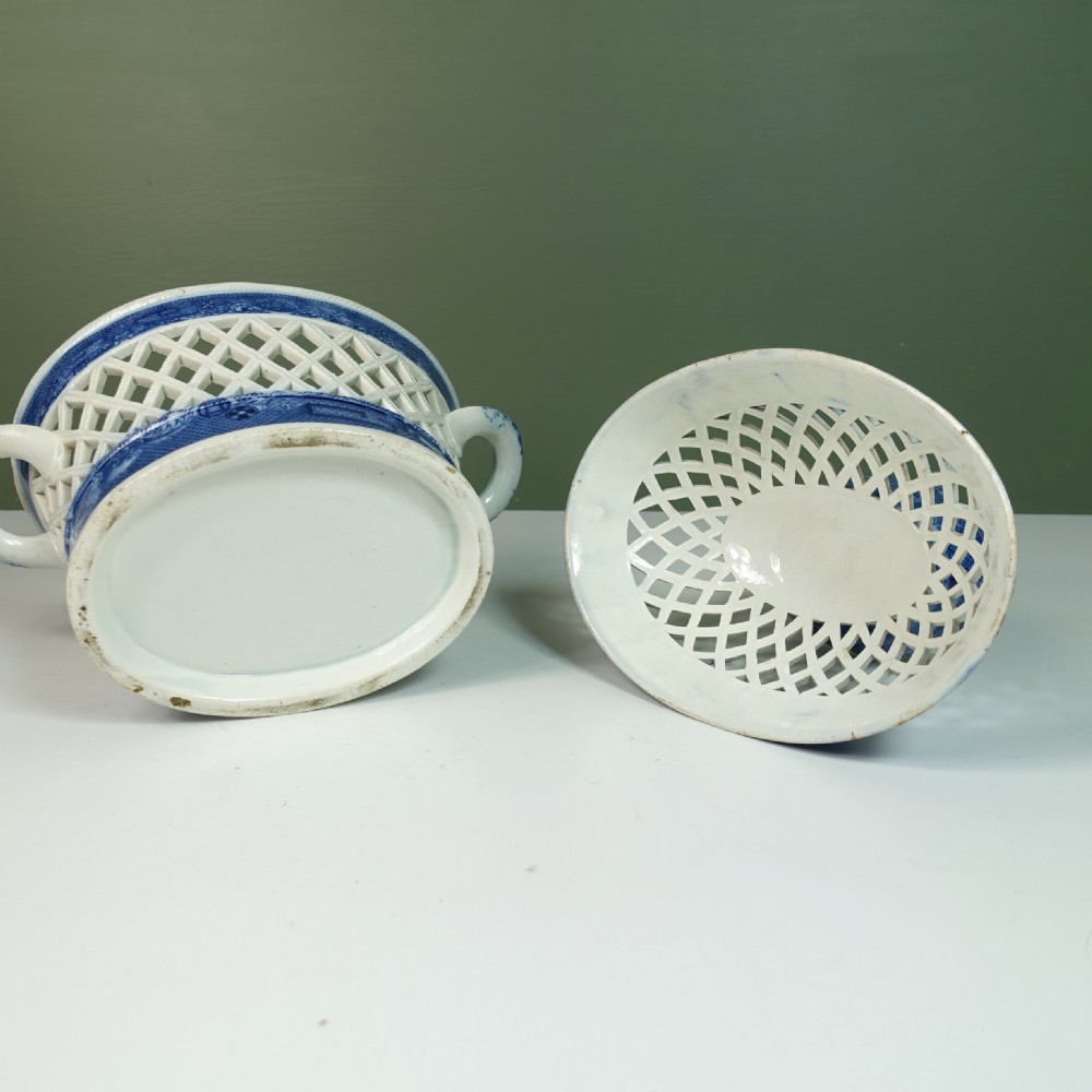EARLY 19TH C BLUE & WHITE STRAWBERRY BASKET View VI