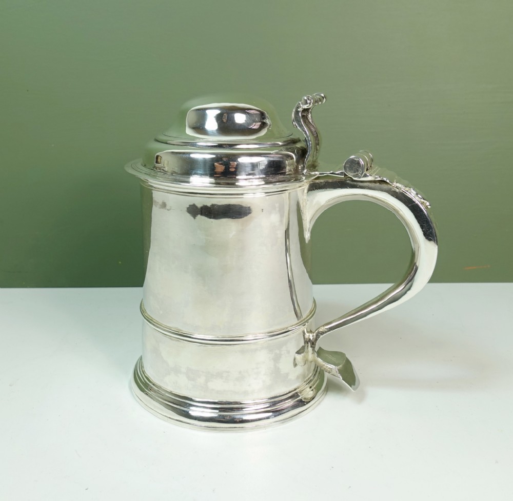 EARLY 18TH C SOLID SILVER TANKARD