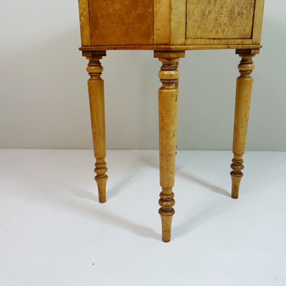 19TH C MAPLE SIDE CUPBOARD BY GILLOWS View IV
