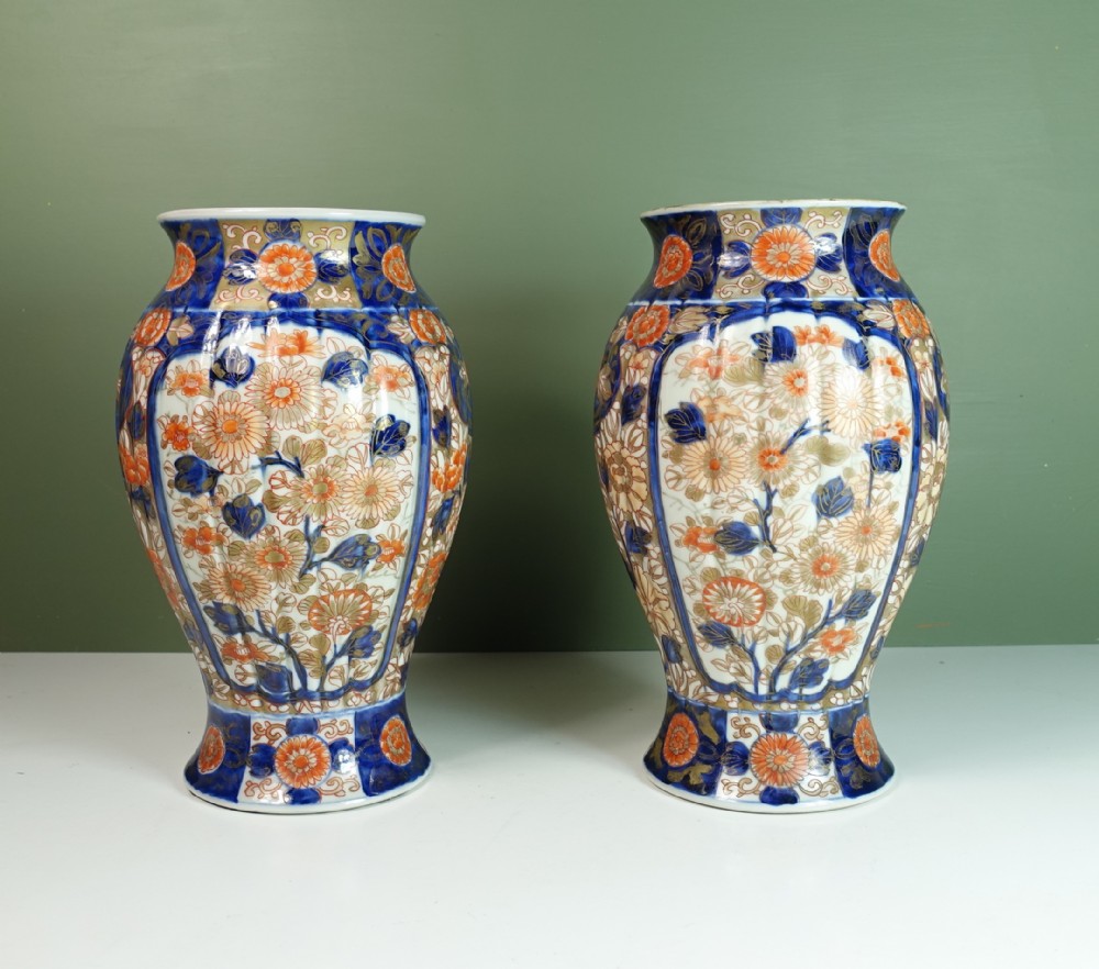 PAIR OF 19TH C IMARI VASES