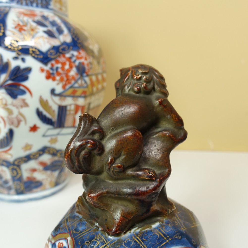 19TH C IMARI VASE & COVER View V