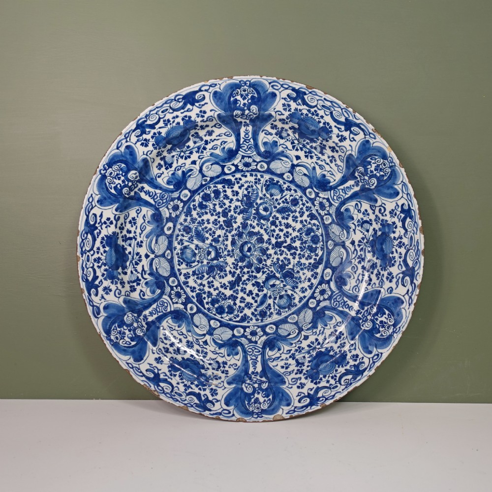 18TH C DELFT 'THOUSAND FLOWER' CHARGER