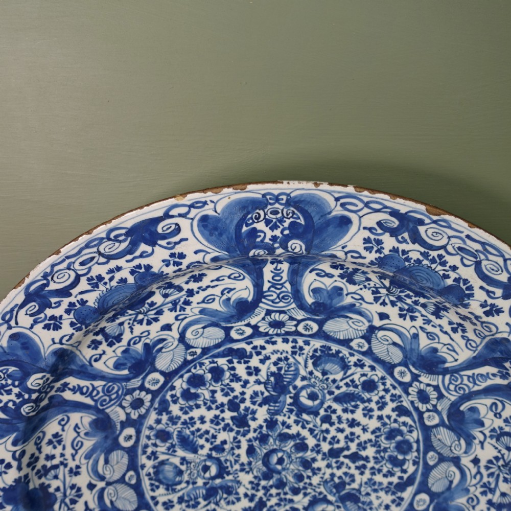 18TH C DELFT 'THOUSAND FLOWER' CHARGER View III