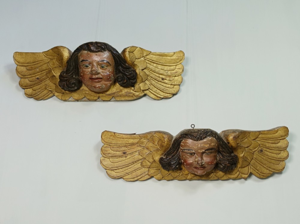 PAIR OF 18TH C CARVED CHERUBS