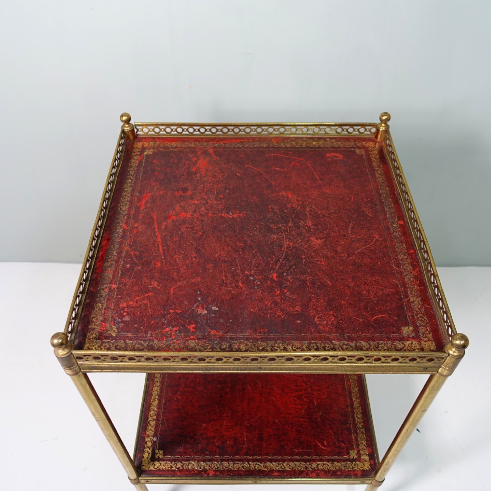 GILT  BRASS SIDE TABLE / ETAGERE View V