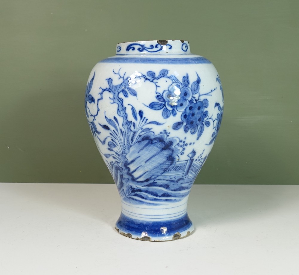 18TH C DELFT VASE