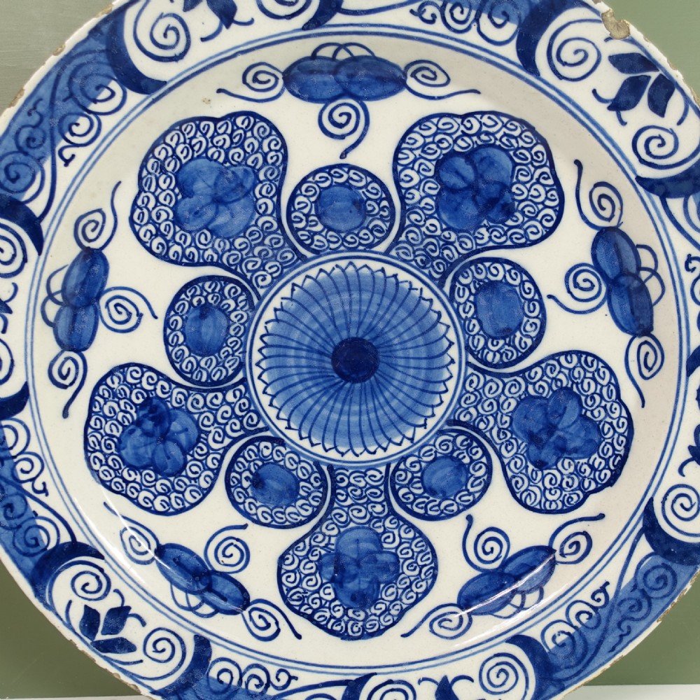 UNUSUAL LARGE 18TH C DELFT CHARGER View III
