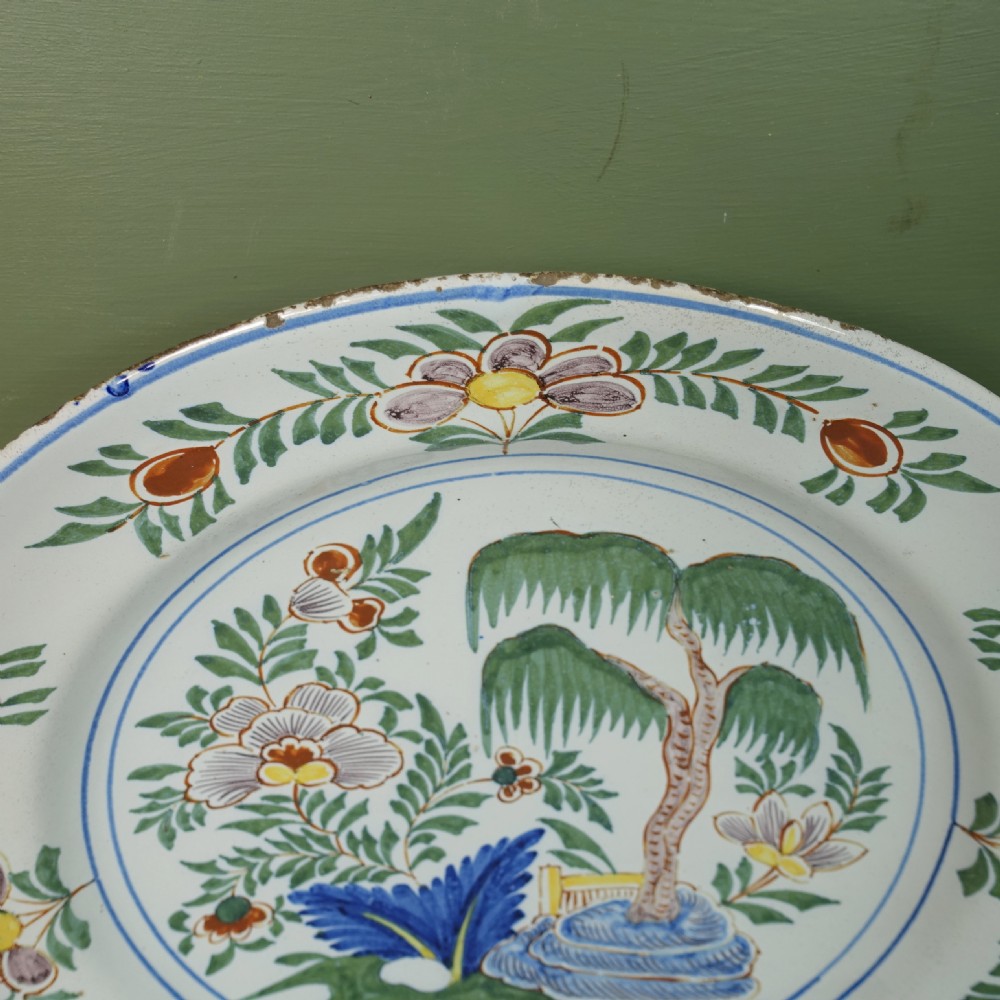EARLY 18TH C DELFT POLYCHROME CHARGER View III