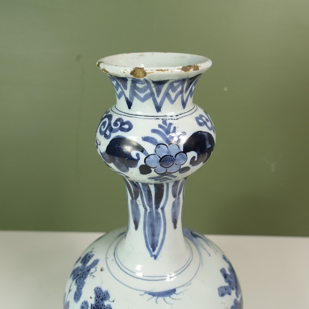 18TH C DELFT VASE View III
