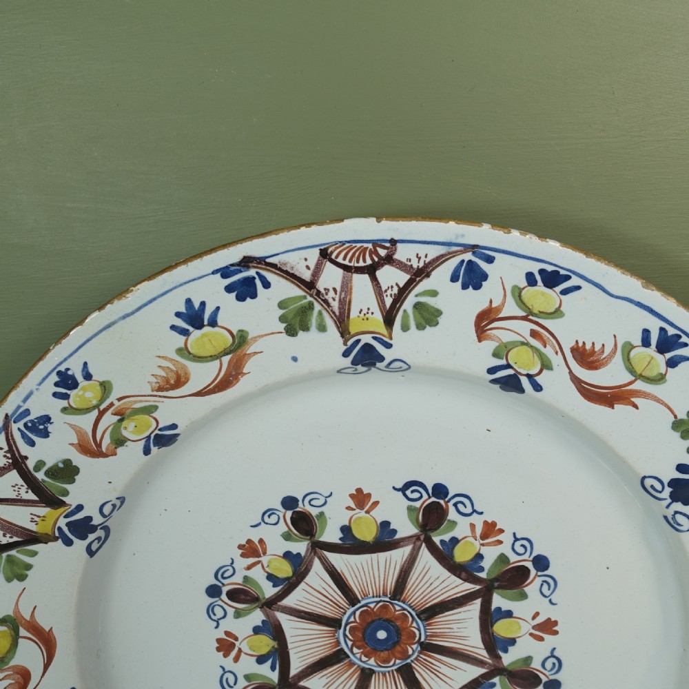 18TH C DELFT POLYCHROME CHARGER View III