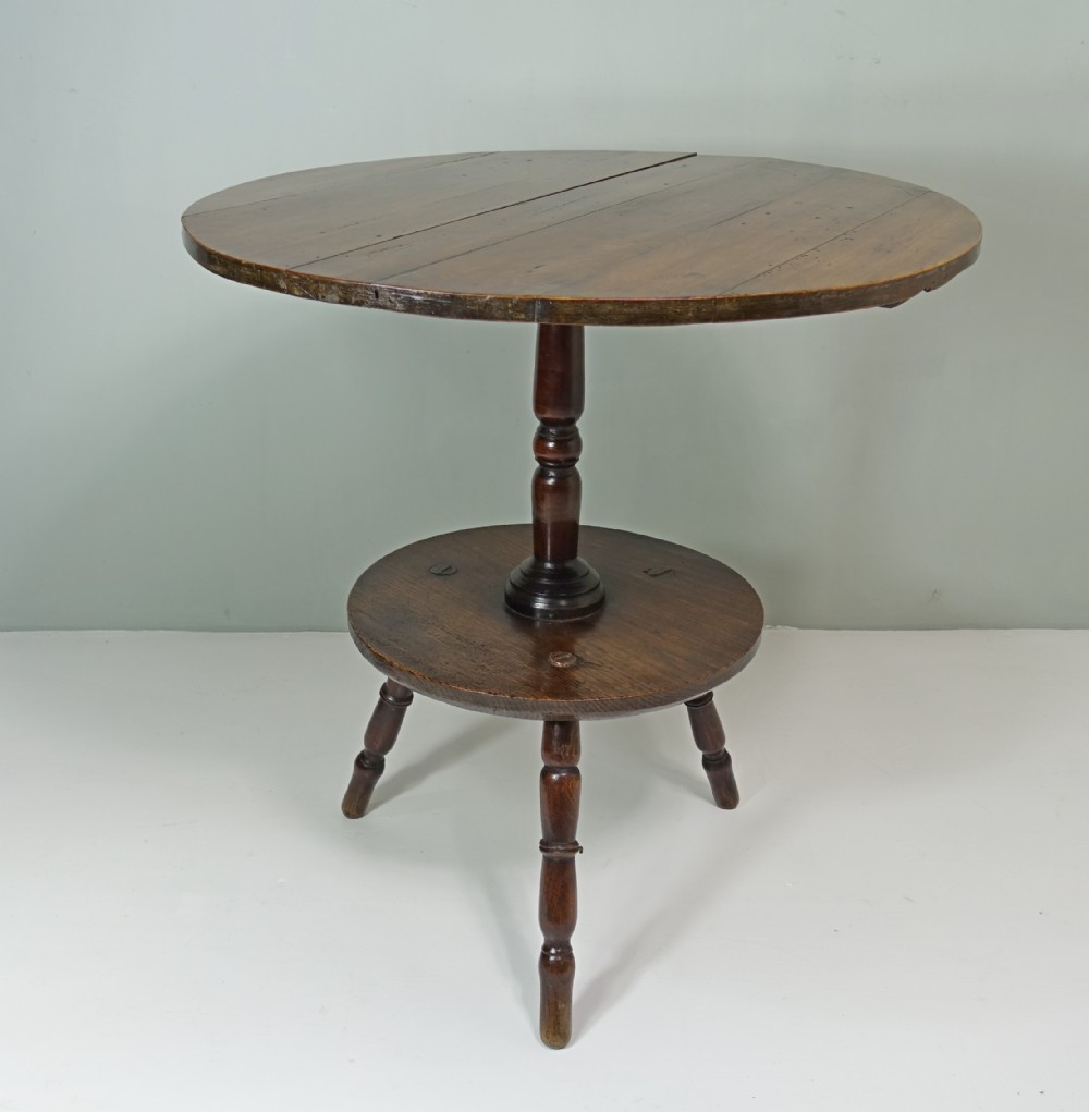 UNUSUAL 18TH C TWO TIER TABLE