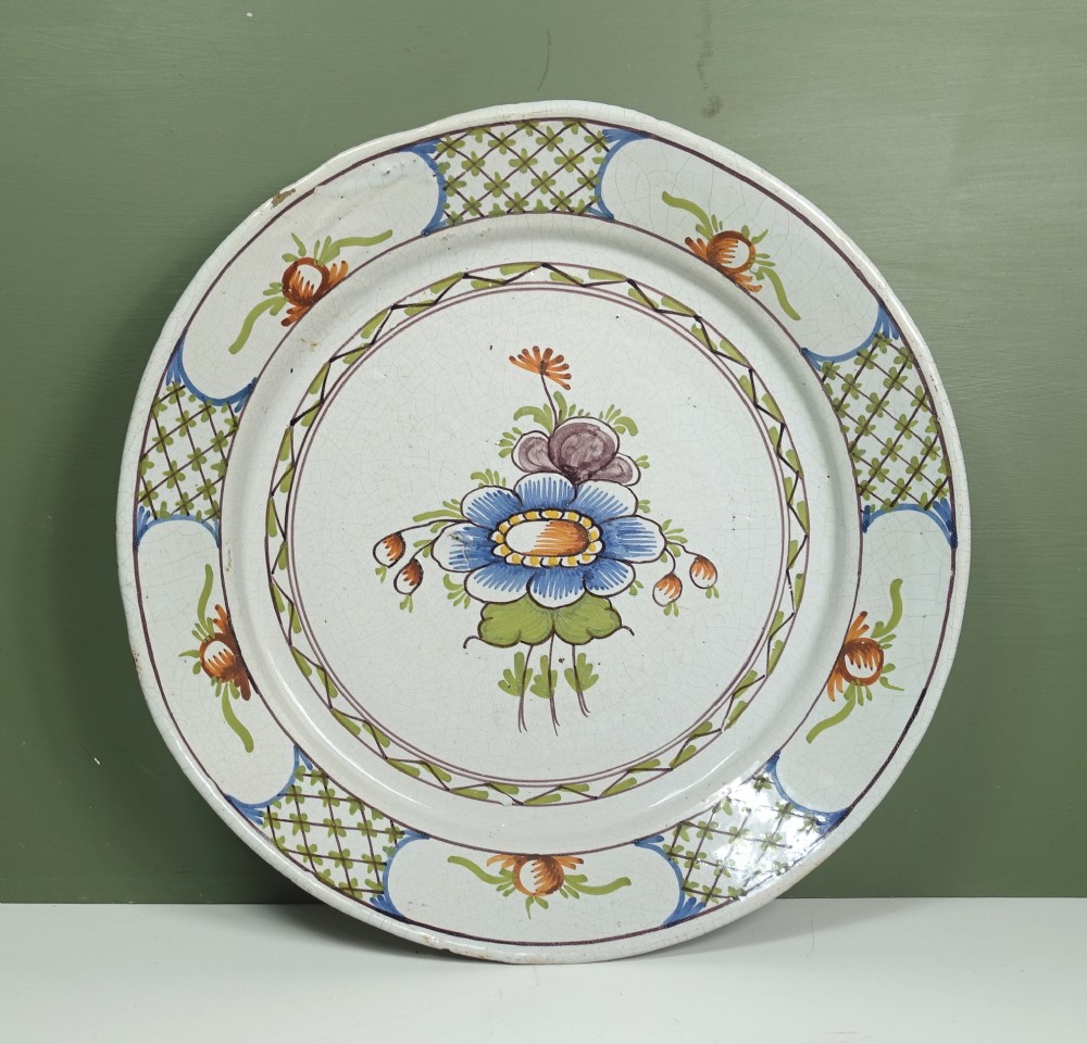 18TH C DELFT POLYCHROME DISH