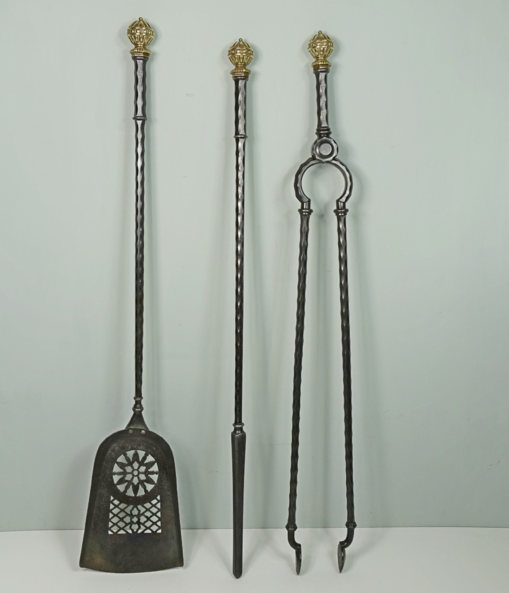SET OF EARLY 19TH C BRASS & STEEL FIRE TOOLS