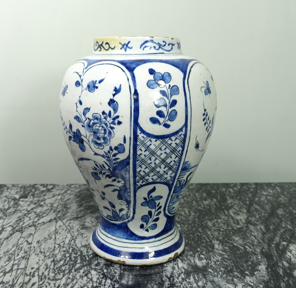 18TH C DELFT VASE